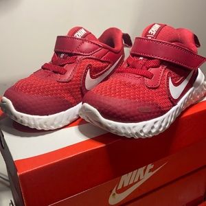 Nike revolution 5 toddler shoes
